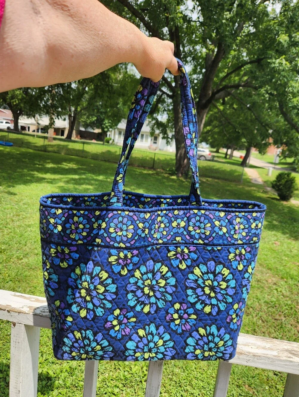 Vera Bradley Large Quilted Tote Bag In Retired Indigo Pop Pattern EUC